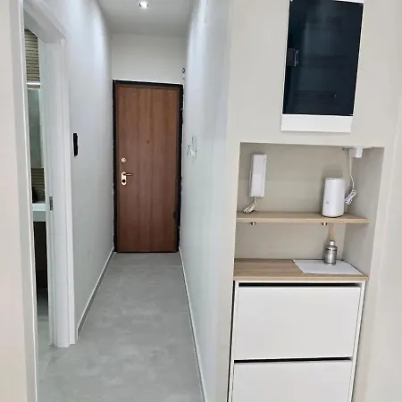 B&m With Balcony Near The Waterfront شقة *