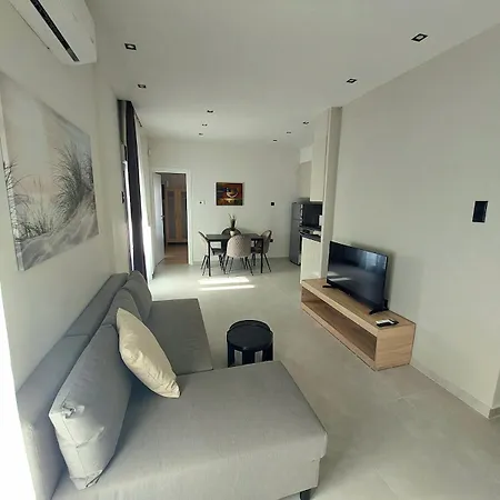 Apartman B&m With Balcony Near The Waterfront Szaloniki