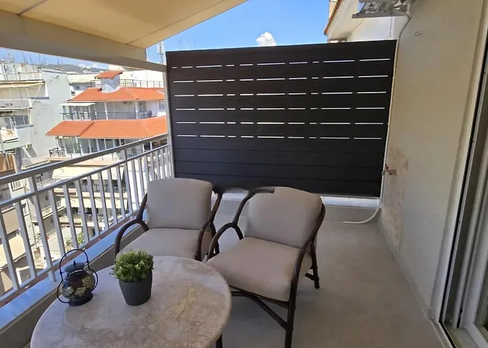 Διαμέρισμα B&m With Balcony Near The Waterfront *